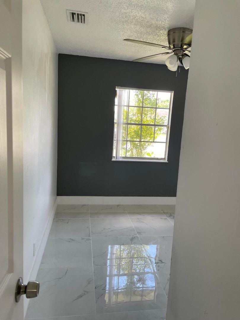 NORTH LAUDERDALE House: 8131 SW 6TH ST #8131