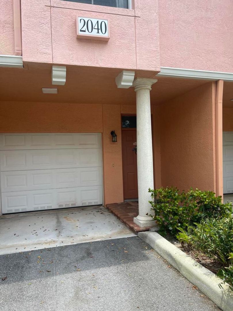DELRAY BEACH House: 2040 ALTA MEADOWS LANE #APT 1605