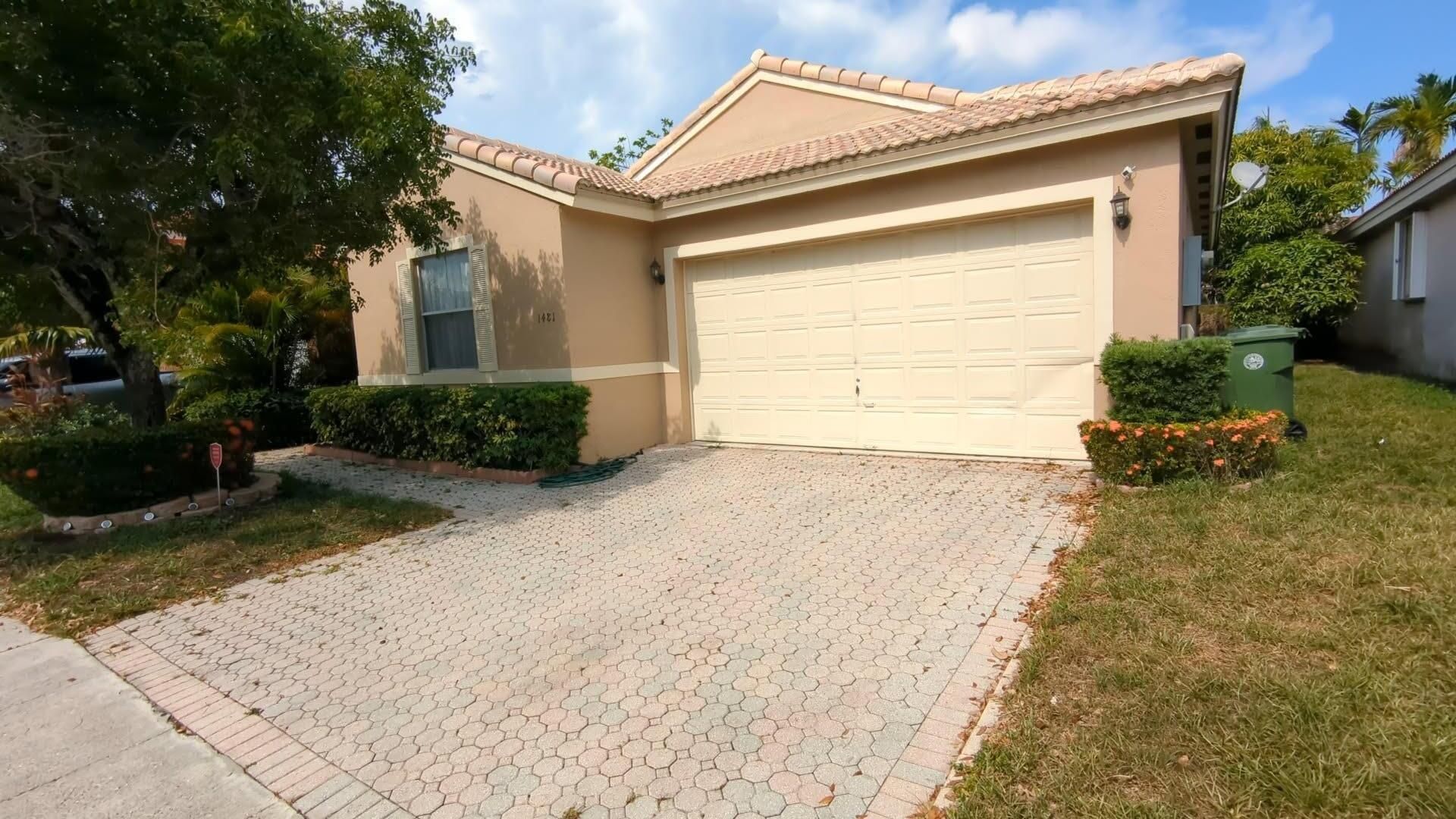 PEMBROKE PINES House: 1481 SW 105TH AVE #1481