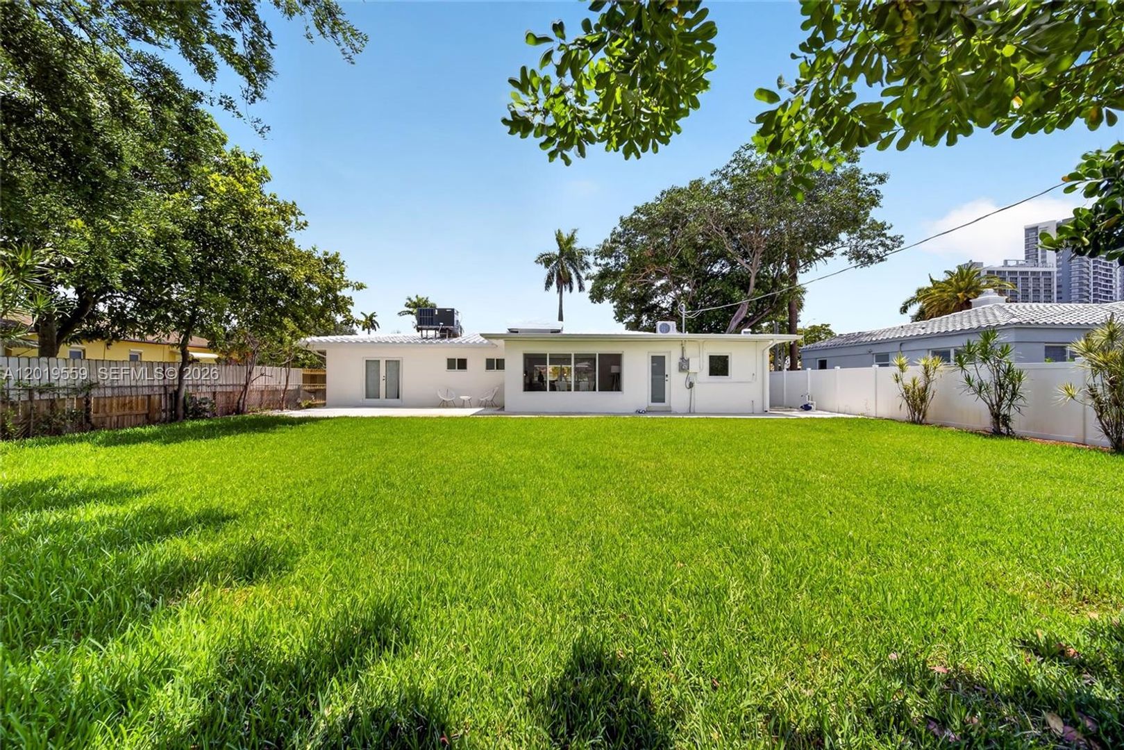 HOLLYWOOD House: 1619 HOLLYWOOD BLVD #1619