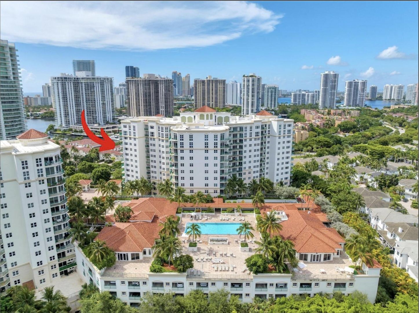 AVENTURA House: 19900 E COUNTRY CLUB DR #1020