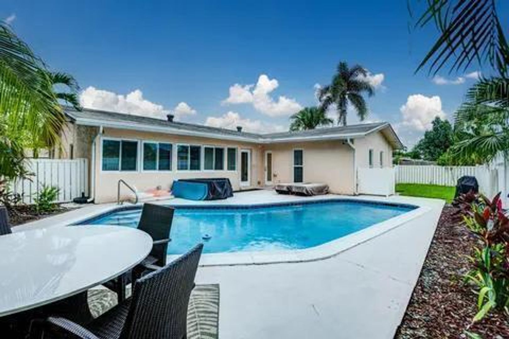 FORT LAUDERDALE House: 3170 NW 68TH CT #3170