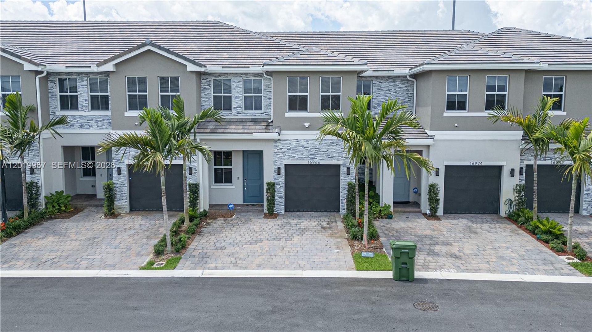 PEMBROKE PINES House: 16966 SW 2ND CT #16966