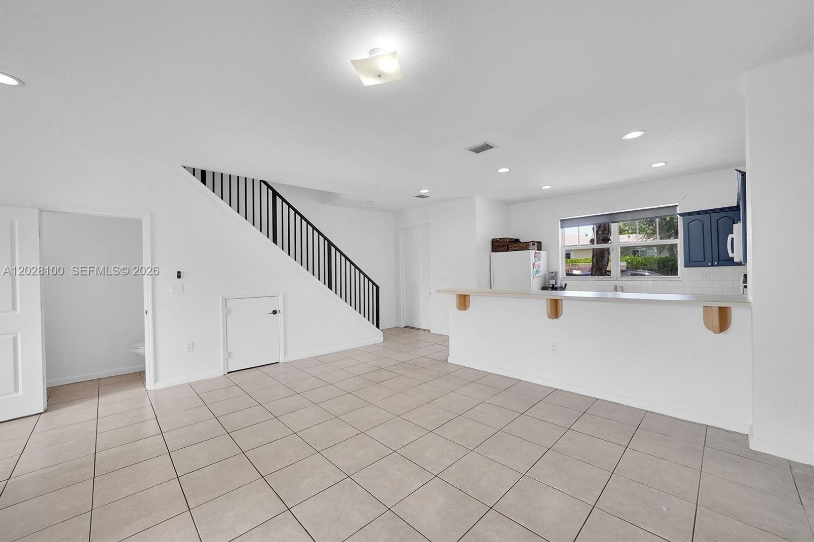 HOLLYWOOD House: 2620 PIERCE ST #TOWNHOUSE A3