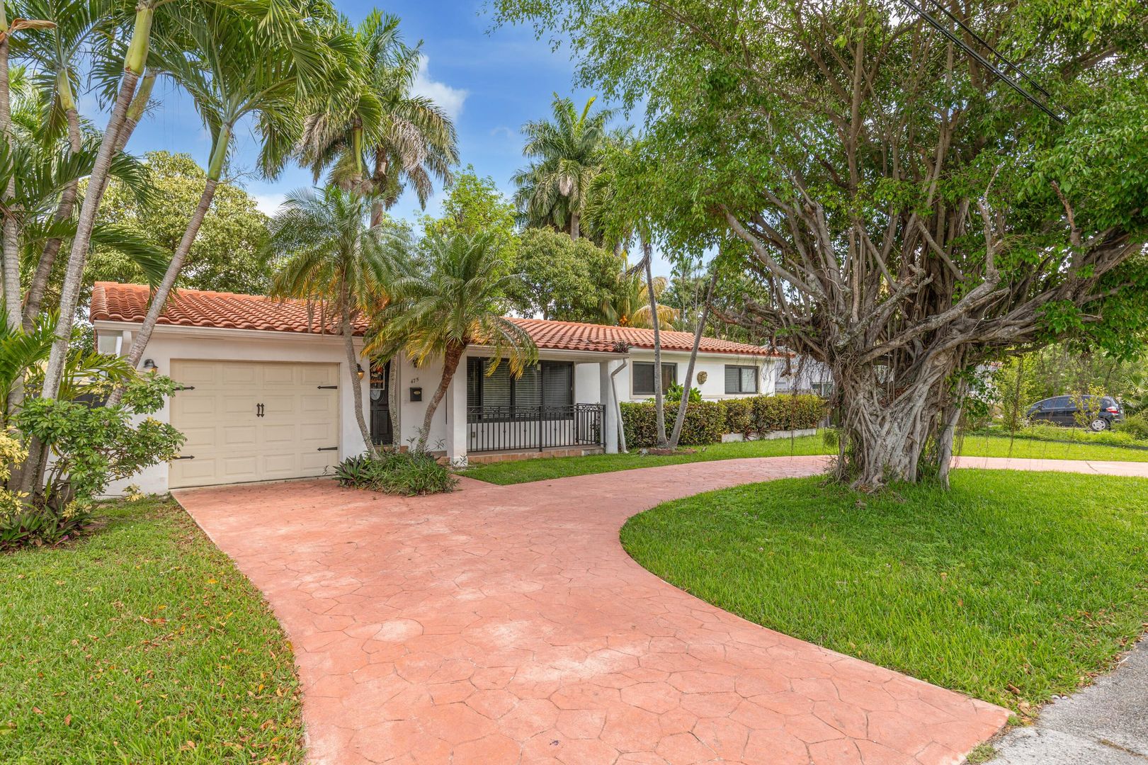 MIAMI House: 475 NE 113TH ST