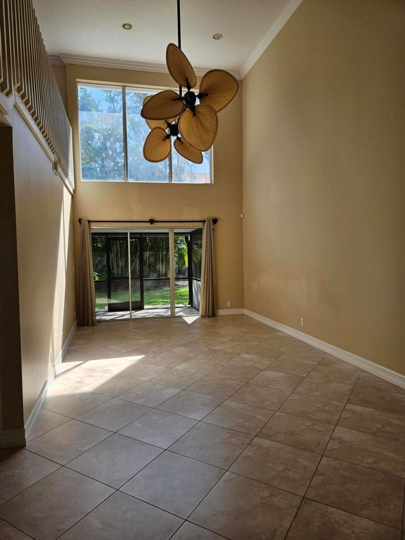 MARGATE House: 7526 PINEWALK DR S #UNIT 174