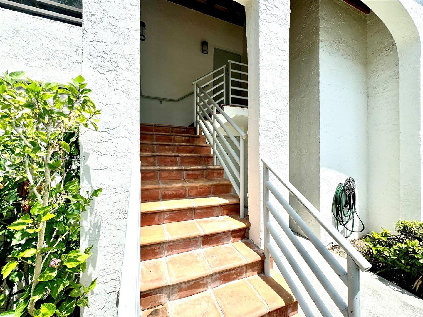 AVENTURA House: 3553 MAGELLAN CIR # 318-1