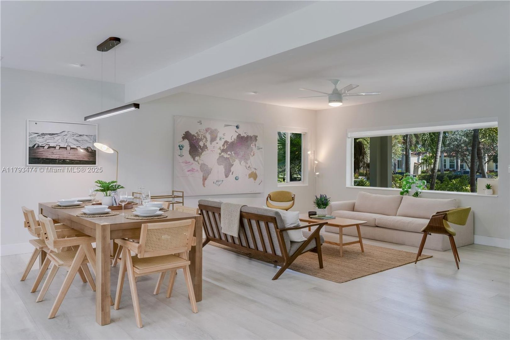 HOLLYWOOD House: 819 HOLLYWOOD BLVD