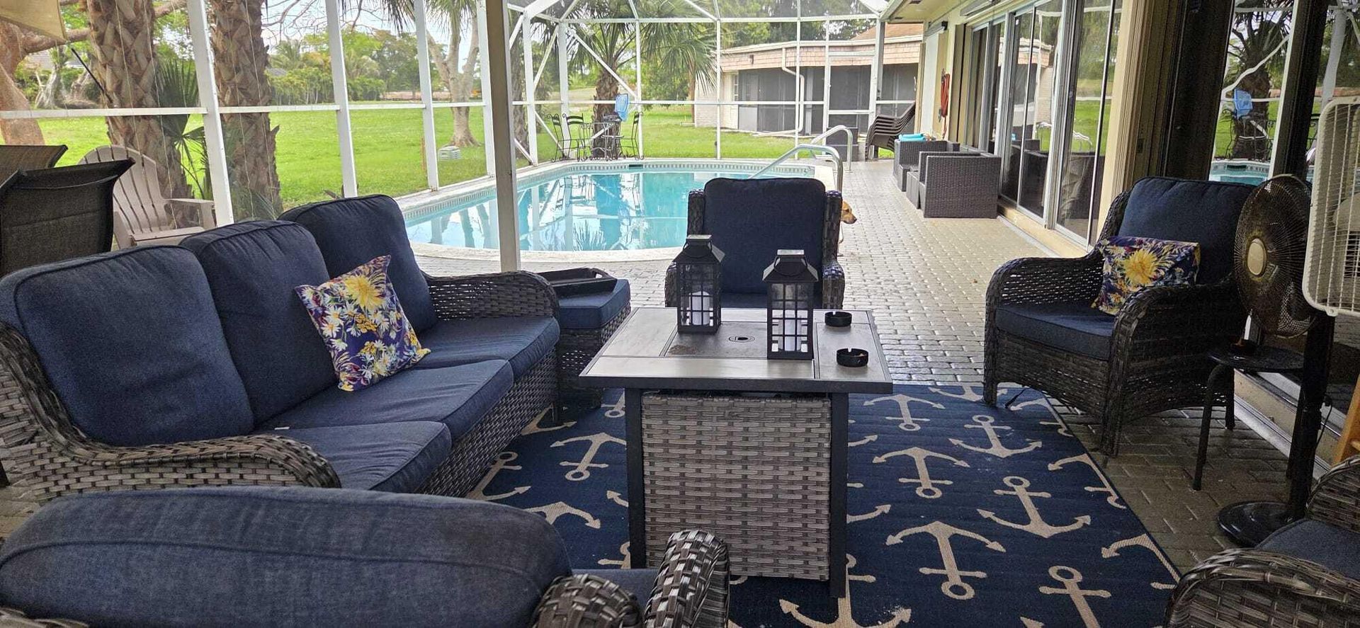 TAMARAC House: 4705 HOLLY DR