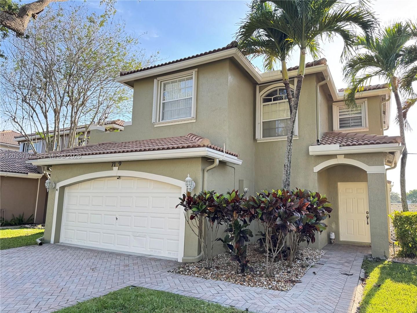 COCONUT CREEK House: 7129 CRESCENT CREEK WAY