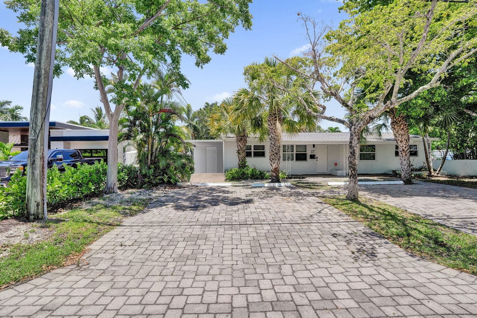 FORT LAUDERDALE House: 2020 NE 15TH AVE