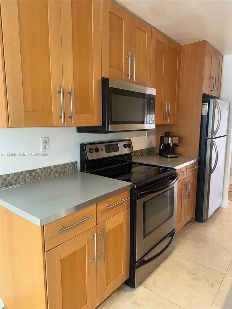 PLANTATION House: 8247 NW 8TH PL # 5