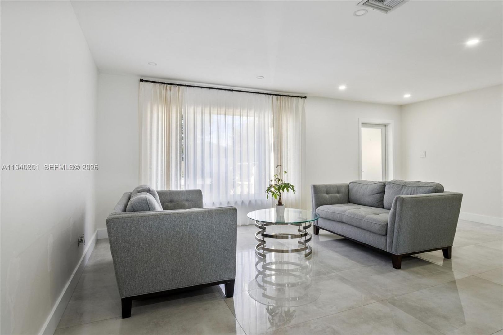 TAMARAC House: 8014 NW 101ST AVE