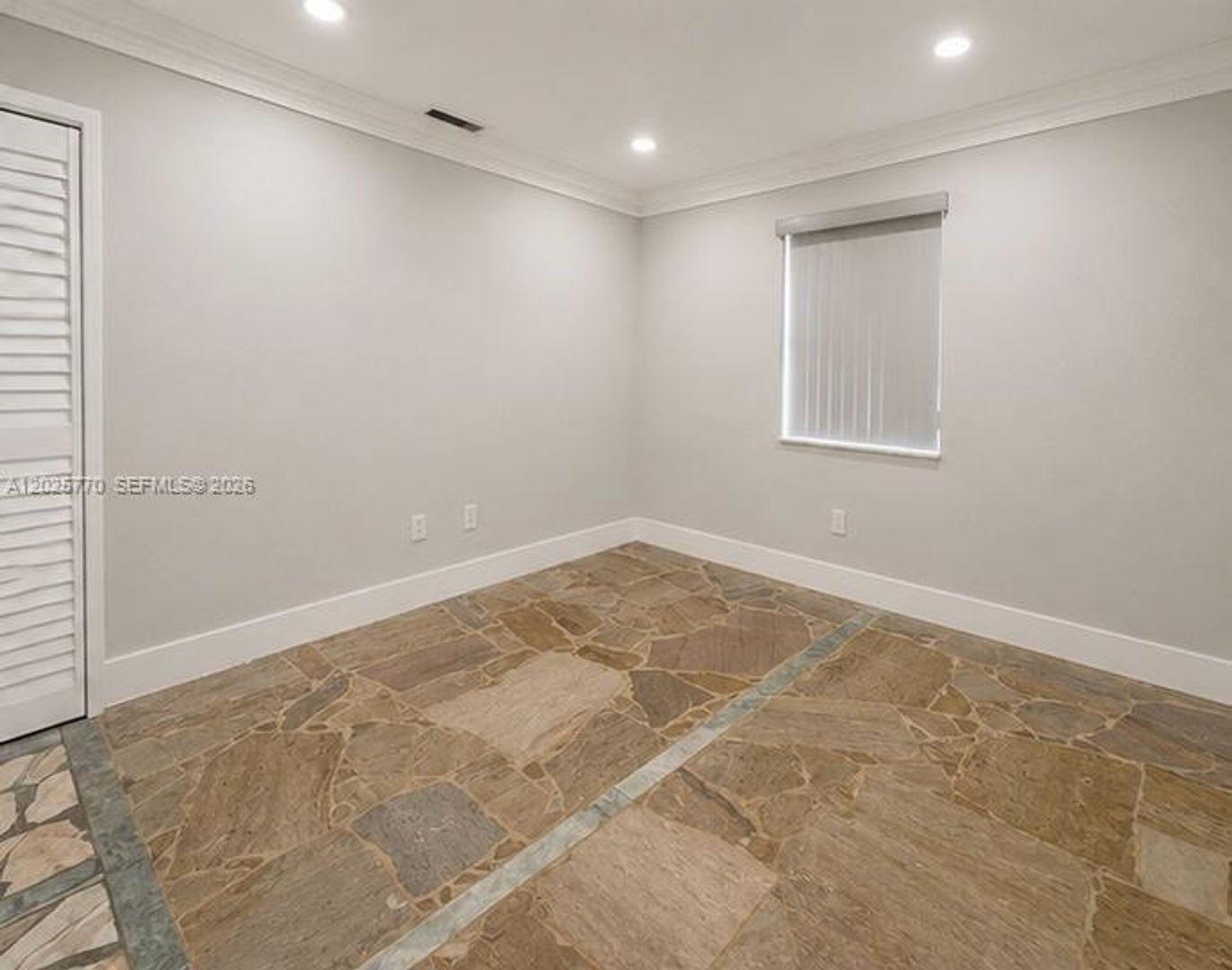 HOLLYWOOD House: 5735 HAYES ST #0