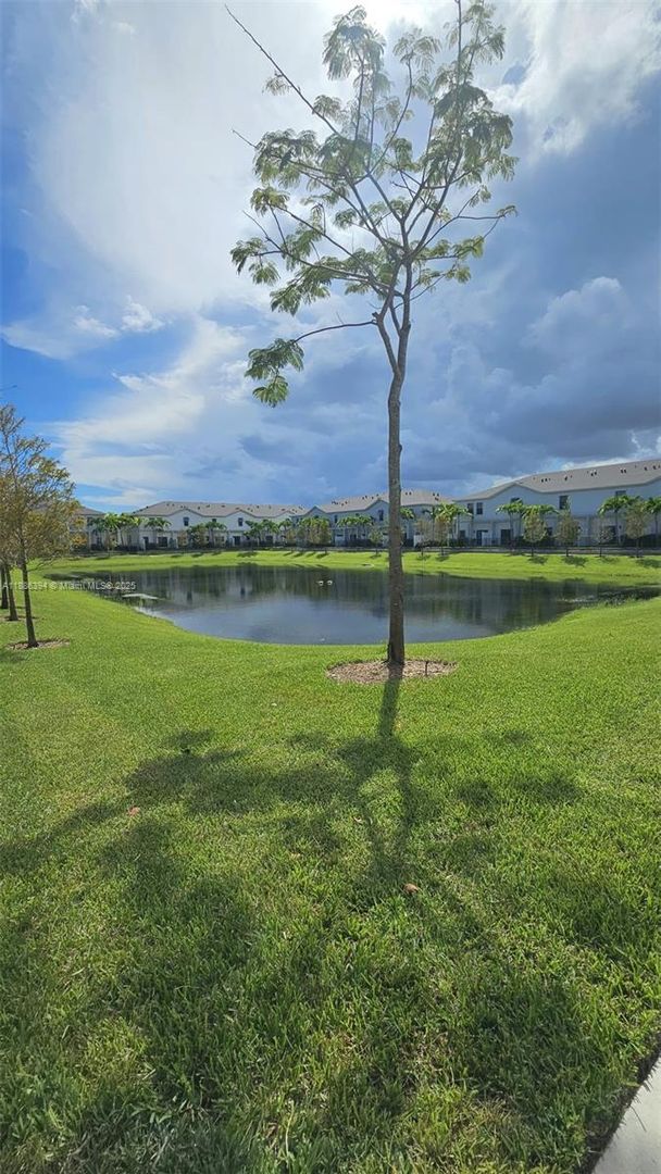 POMPANO BEACH House: 364 NW 8TH CT