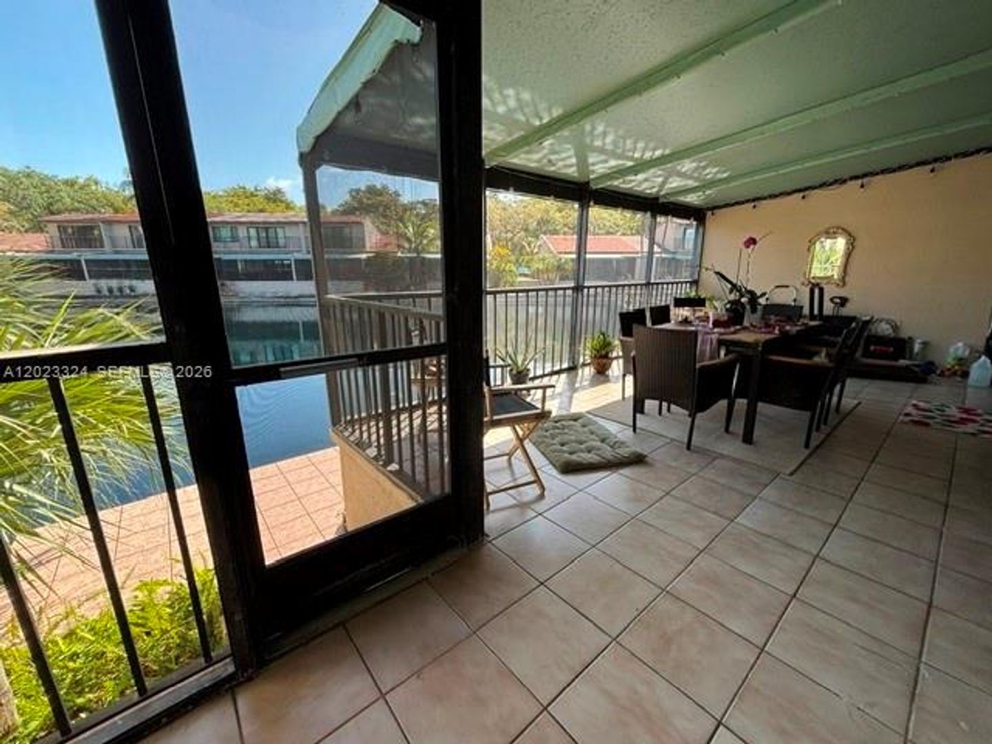 MIAMI LAKES House: 8304 DUNDEE TER #8304