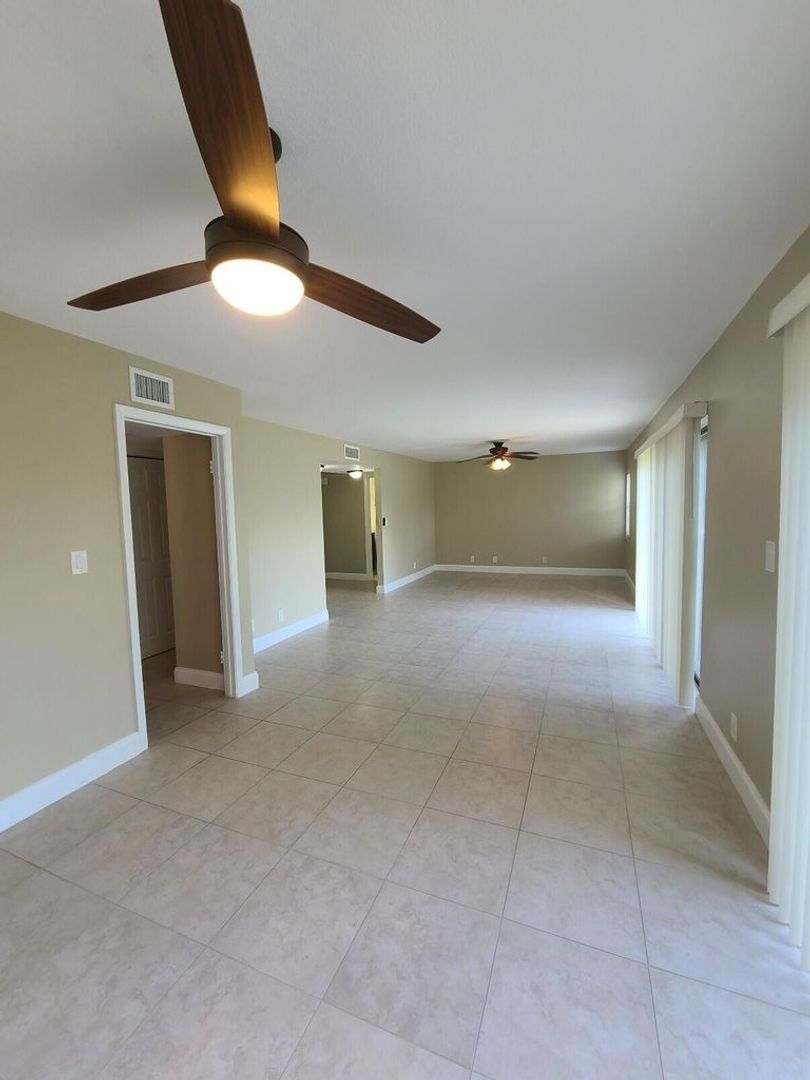 FORT LAUDERDALE House: 3201 BAYVIEW DR APT C