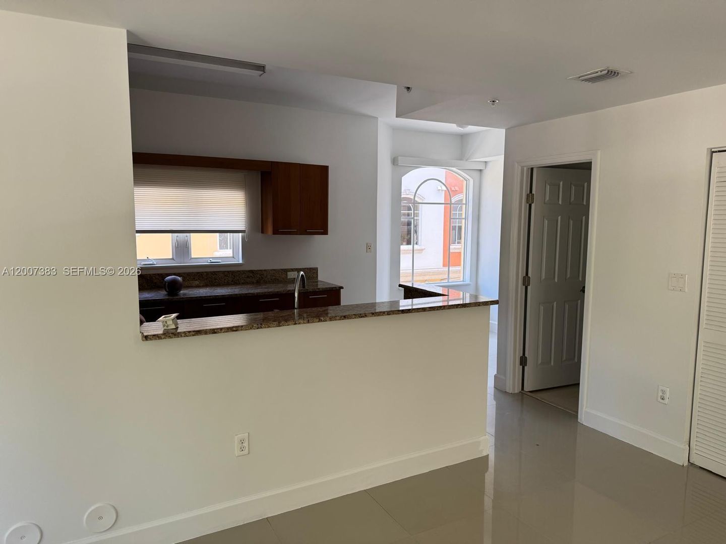 AVENTURA House: 18421 NE 27TH CT #0