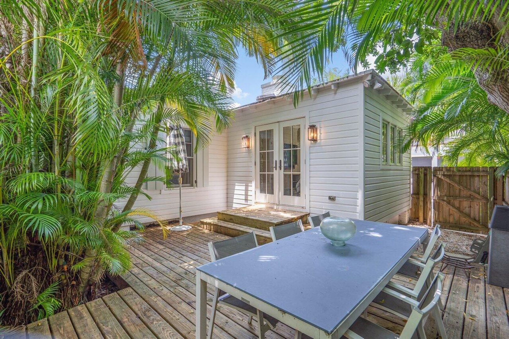 DELRAY BEACH House: 918 NE 5TH ST