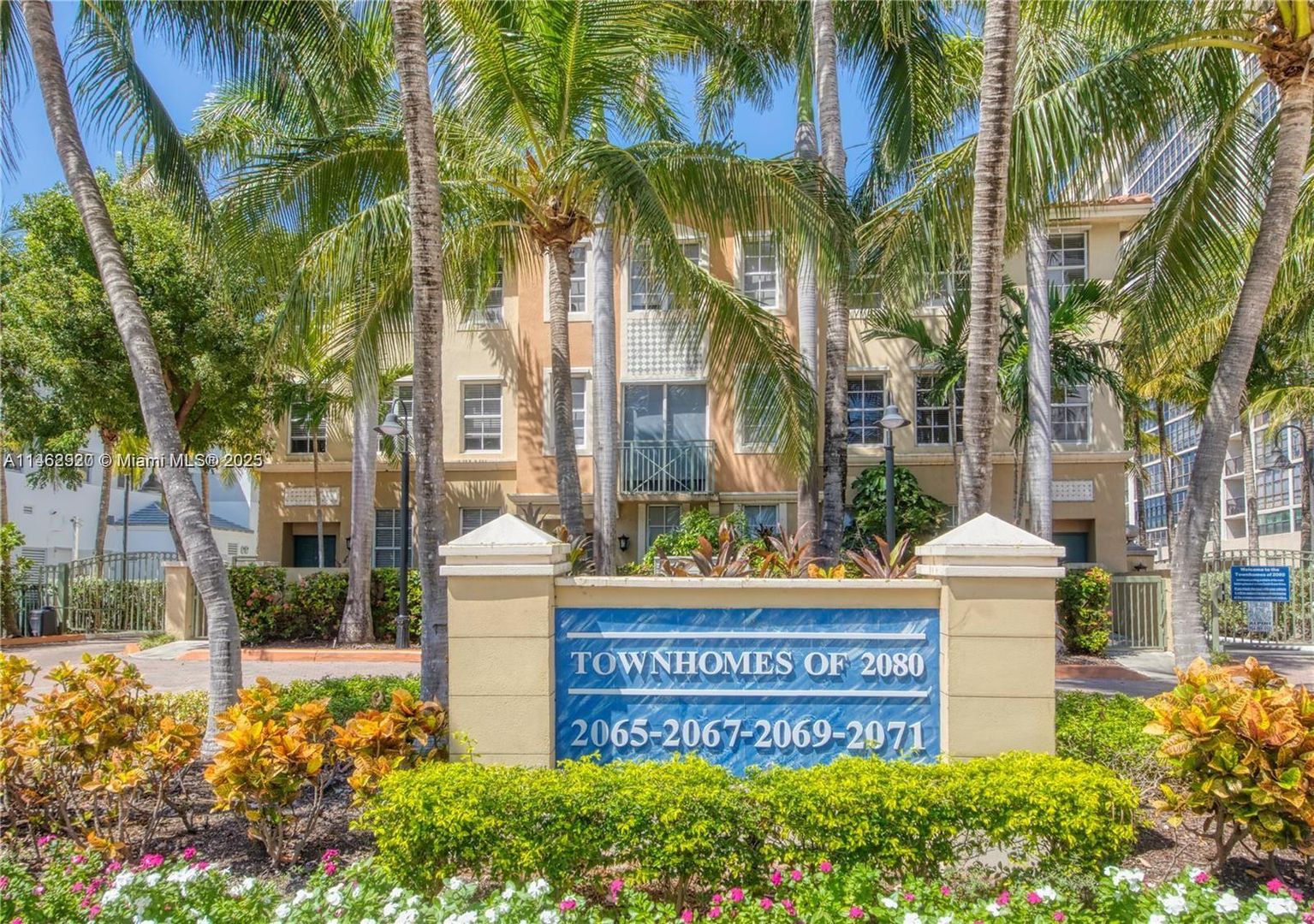 HALLANDALE BEACH House: 2069 S OCEAN DR UNIT #TH12