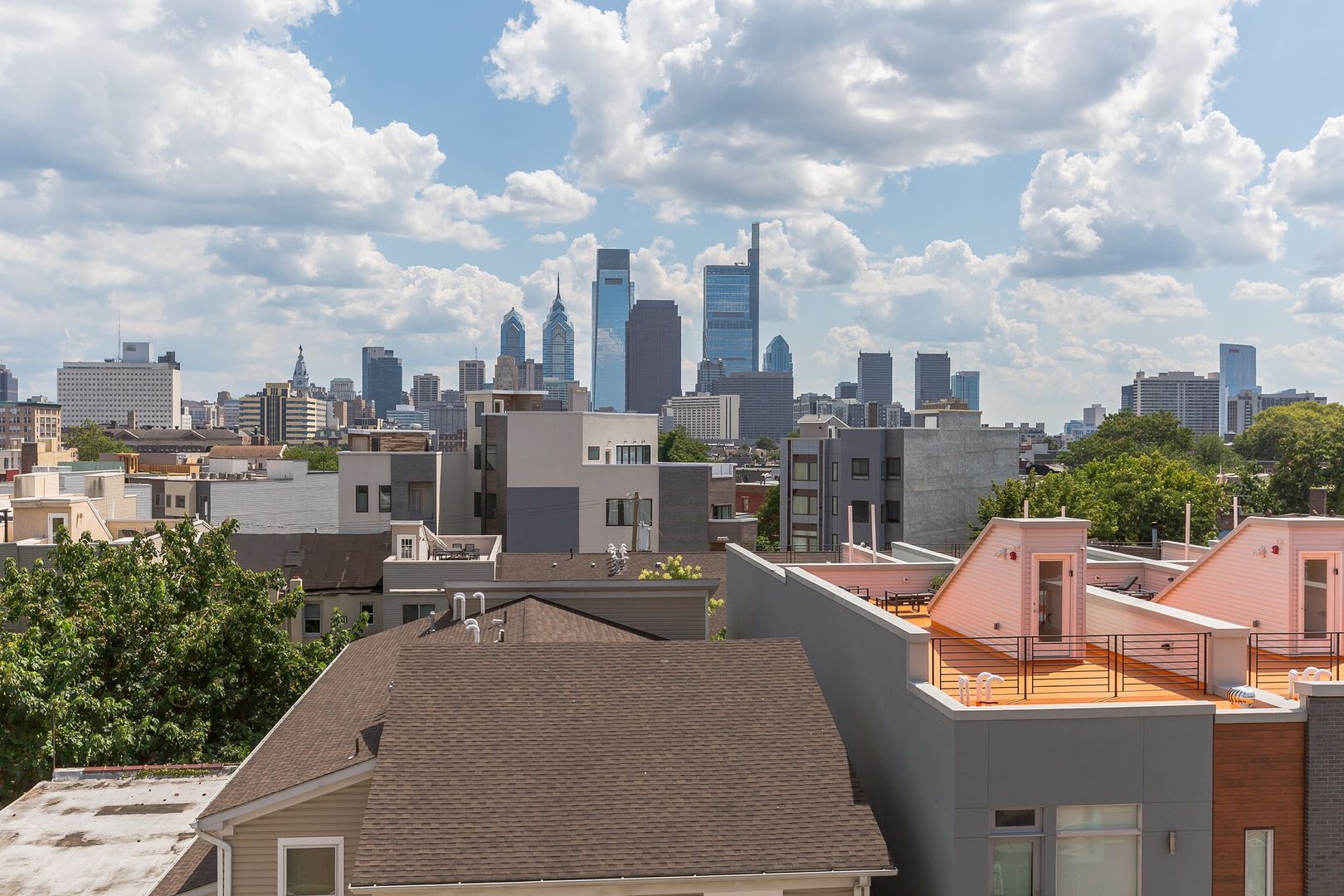 Philadelphia Apartment: 1617 Poplar Street