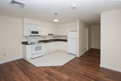 1 Bed 1 Bath Rental at 2 Skiff Street, 408, Hamden, CT – photo 1
