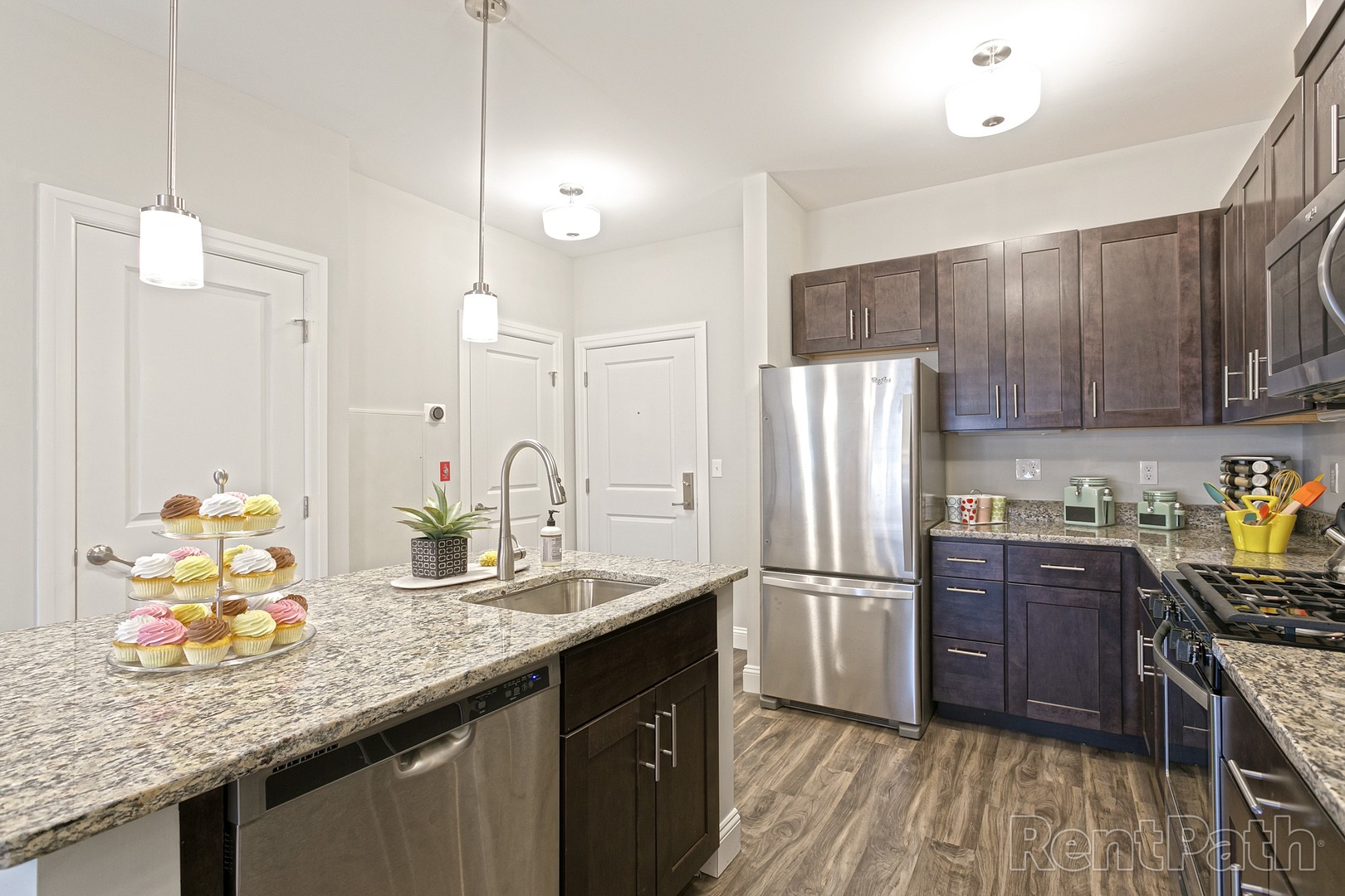 Hamden Apartment: 380 Mather St.