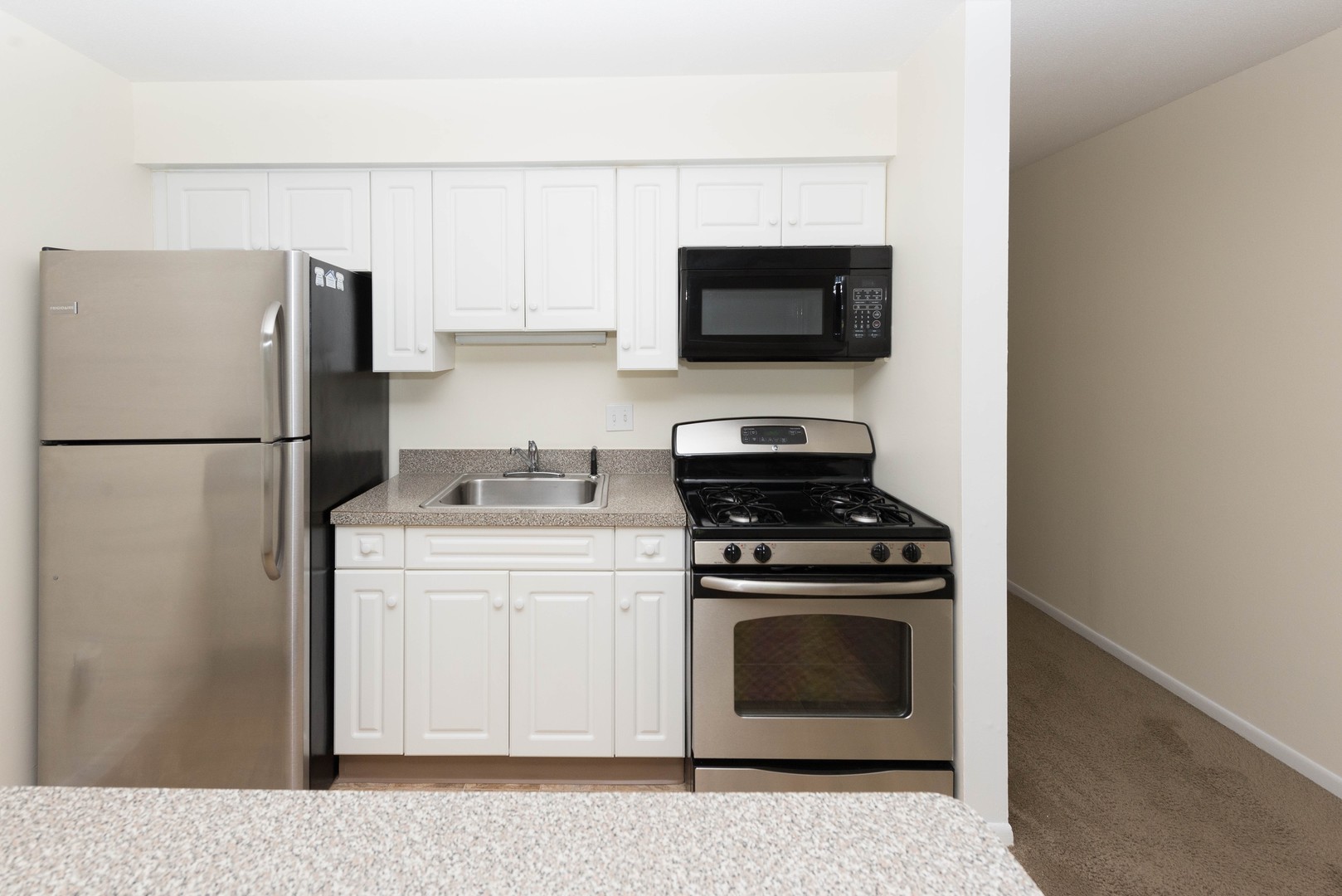 Hamden Apartment: 905 Mix Avenue