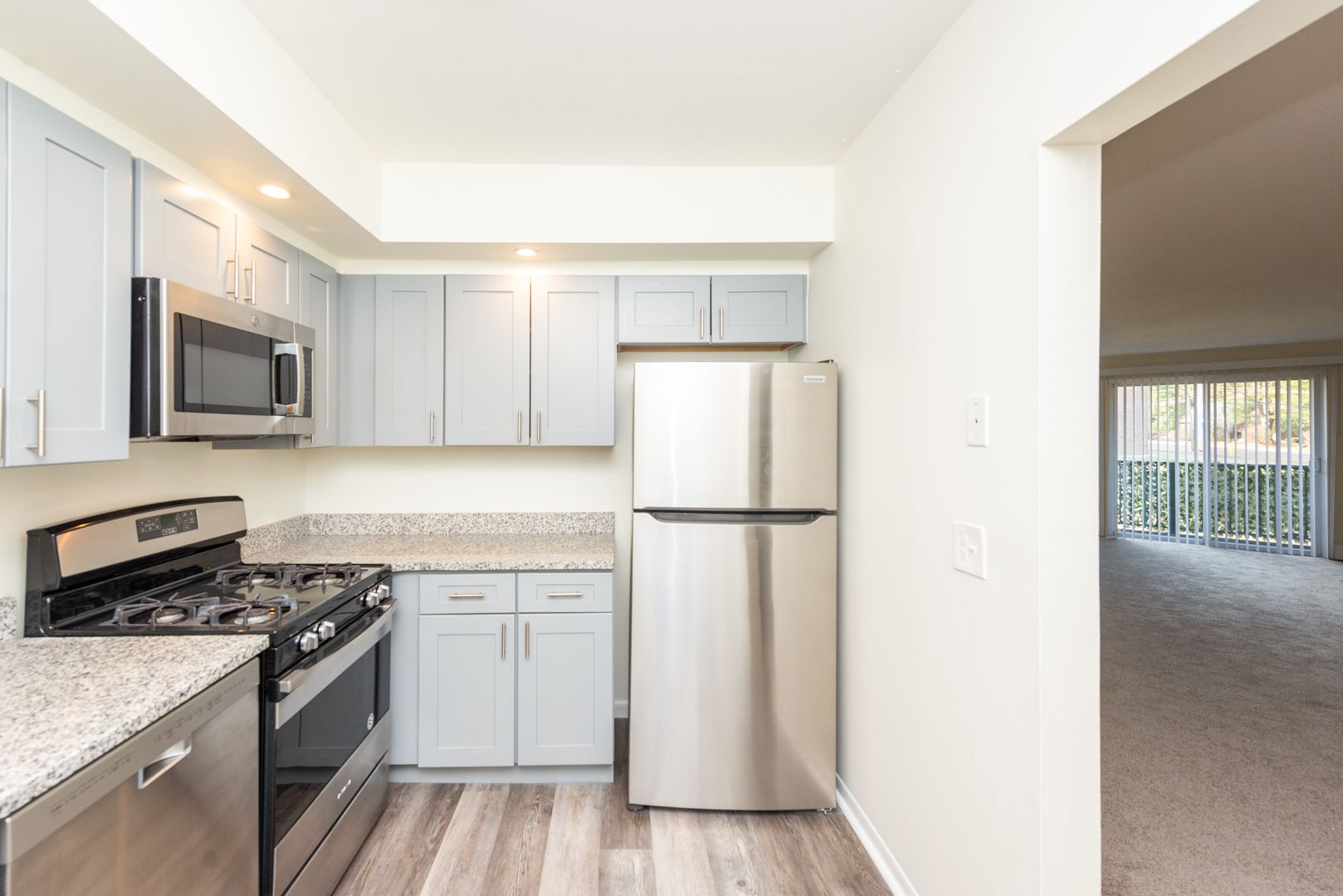 Hamden Apartment: 905 Mix Avenue