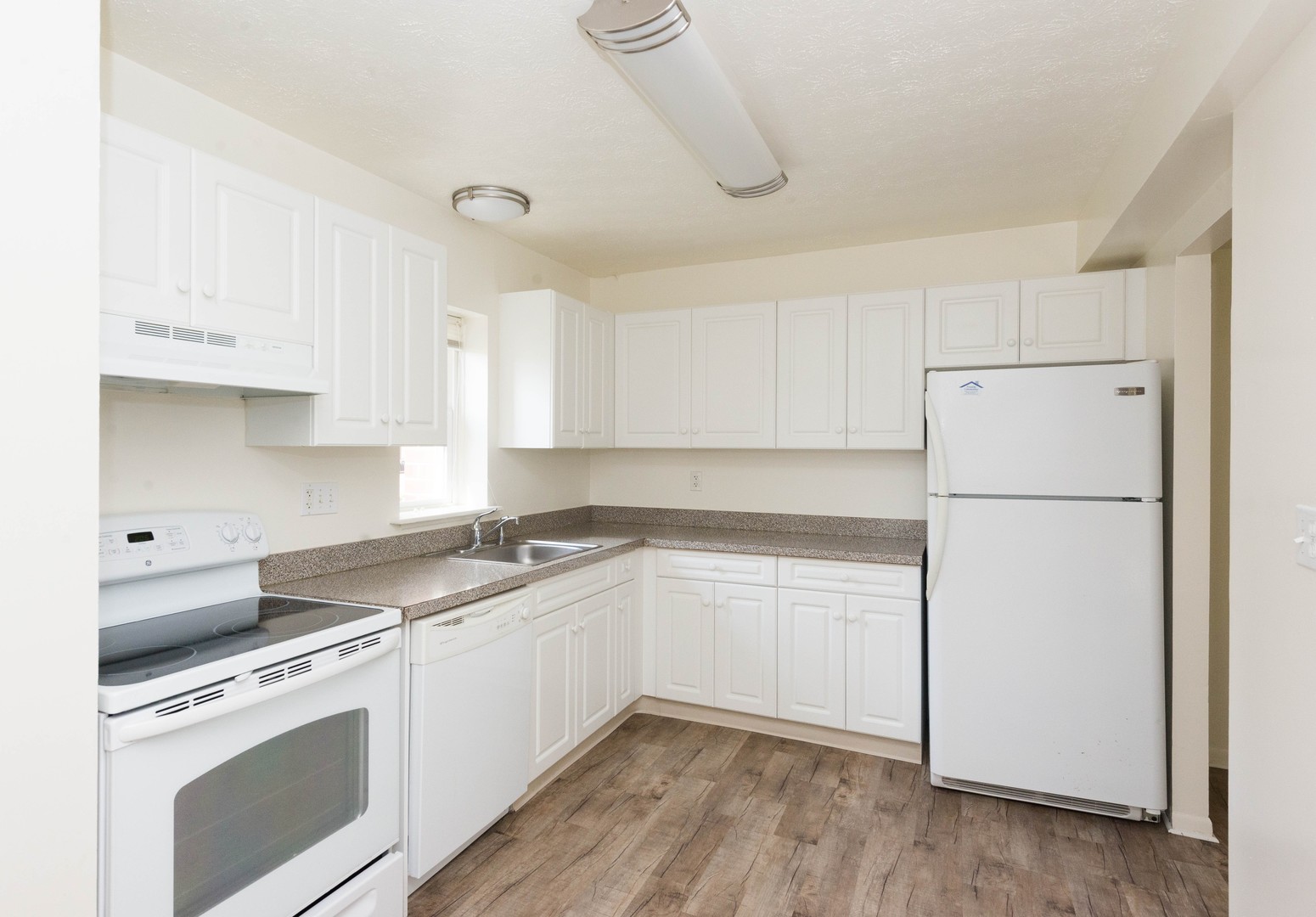 Hamden Apartment: 905 Mix Avenue