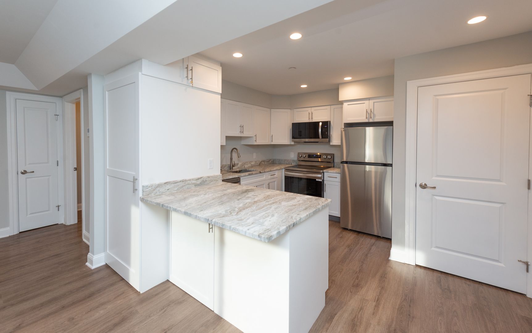 Hamden Apartment: 925 Mix Ave