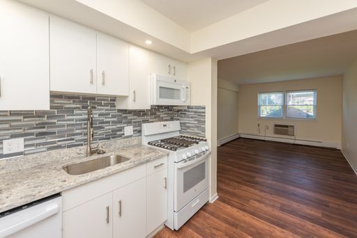 Newly Renovated Adorable Studio