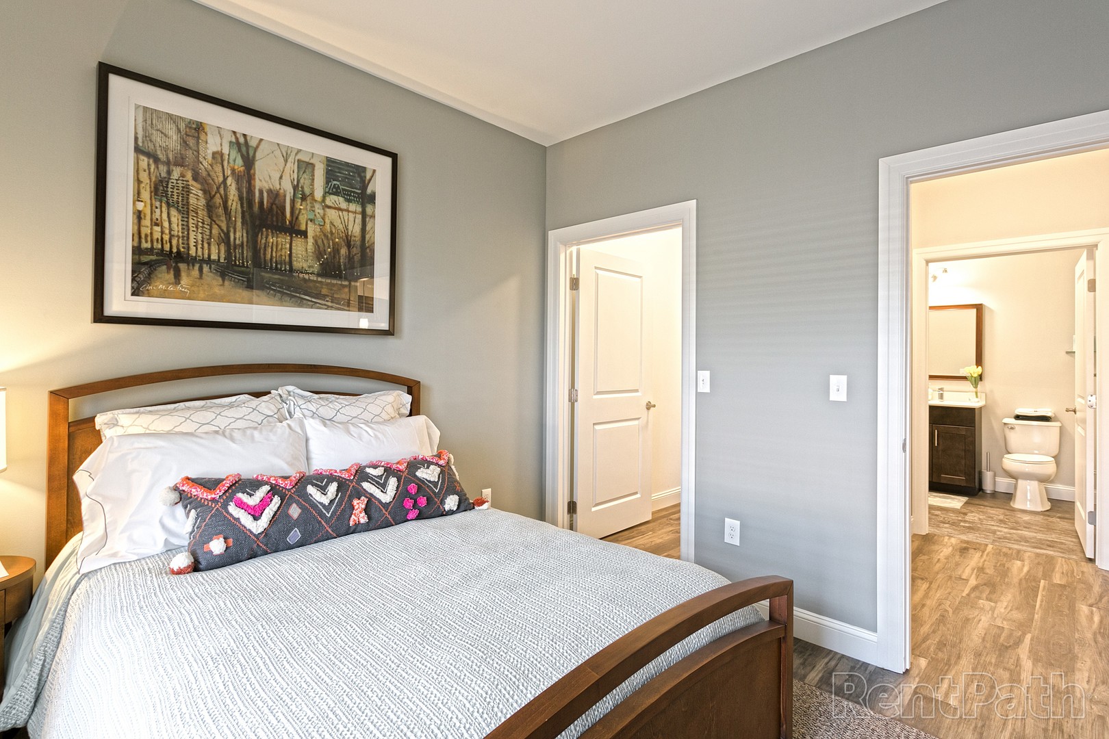 Hamden Apartment: 380 Mather St.