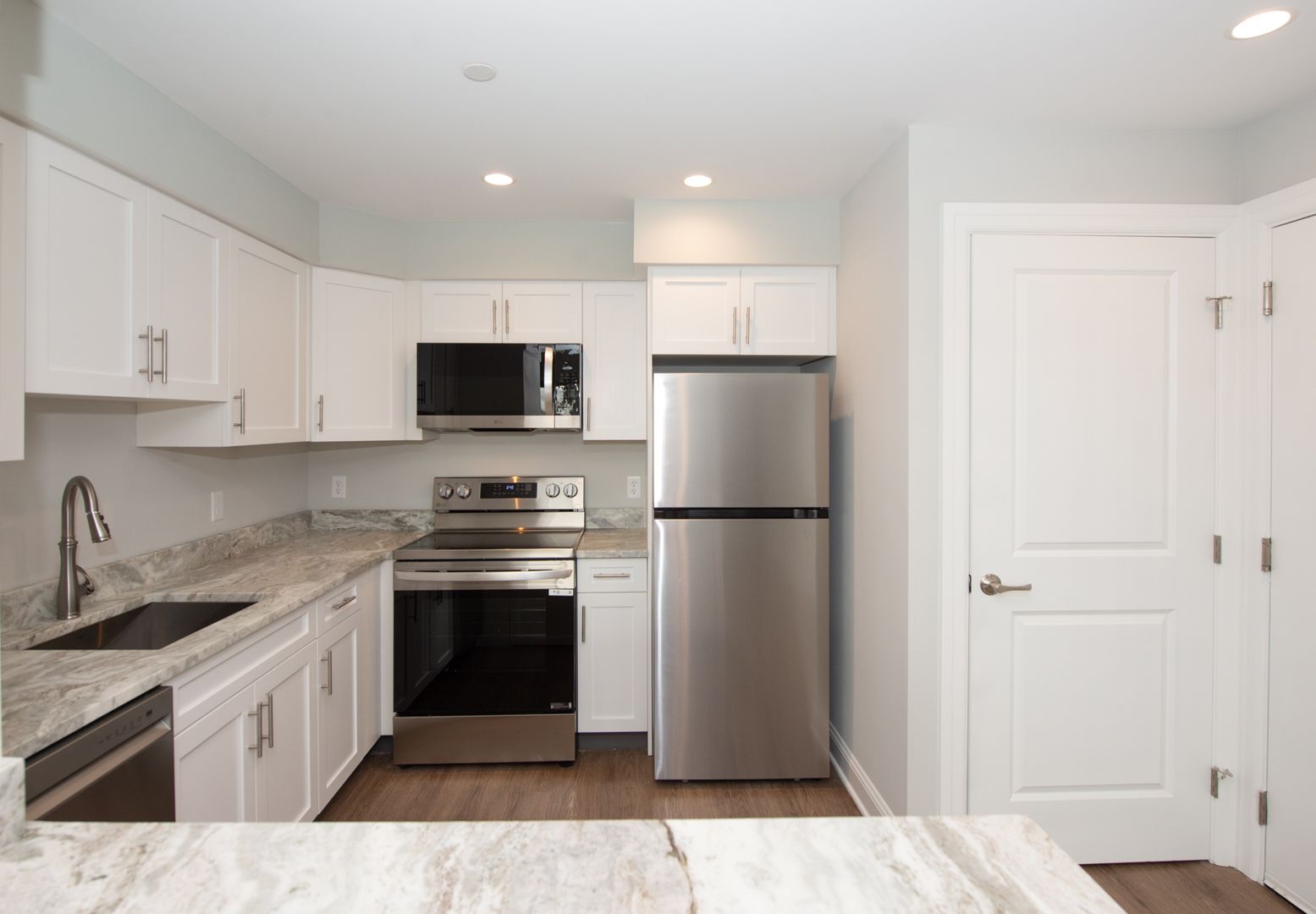 Hamden Apartment: 925 Mix Ave