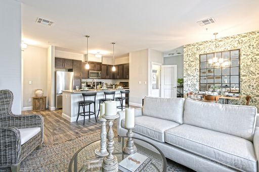 Large 1 bedroom on 2nd FLOOR!!! – photo 1