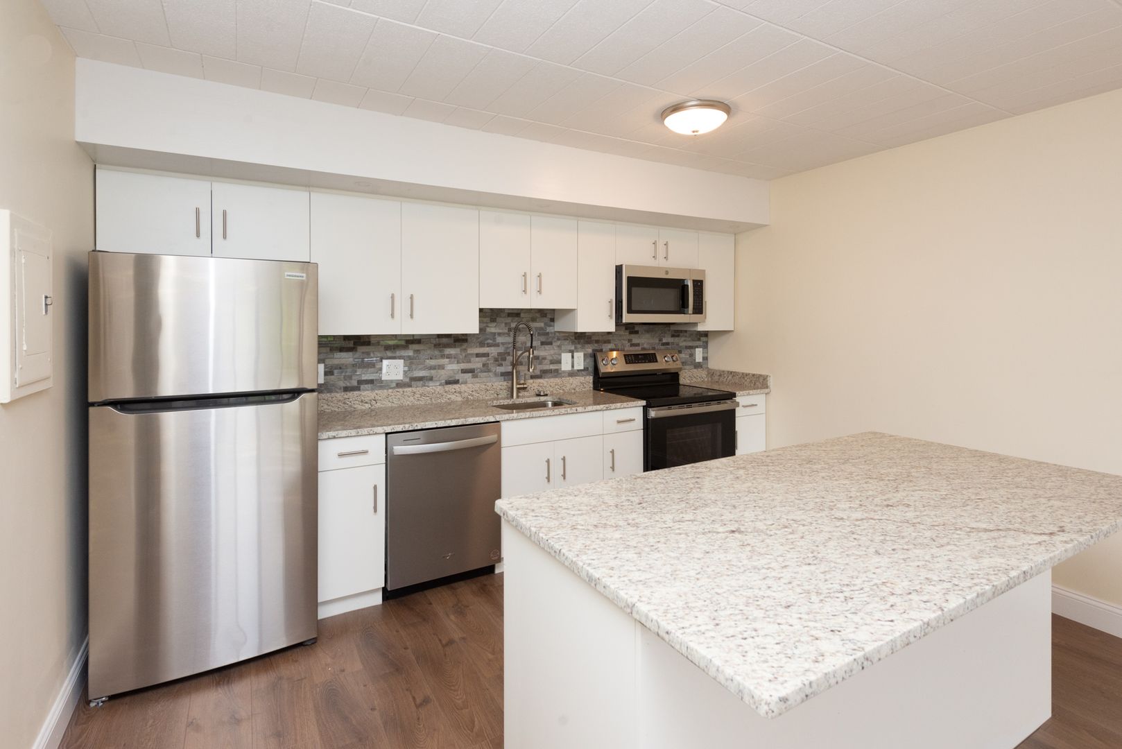 Hamden Apartment: 2405 Whitney Avenue