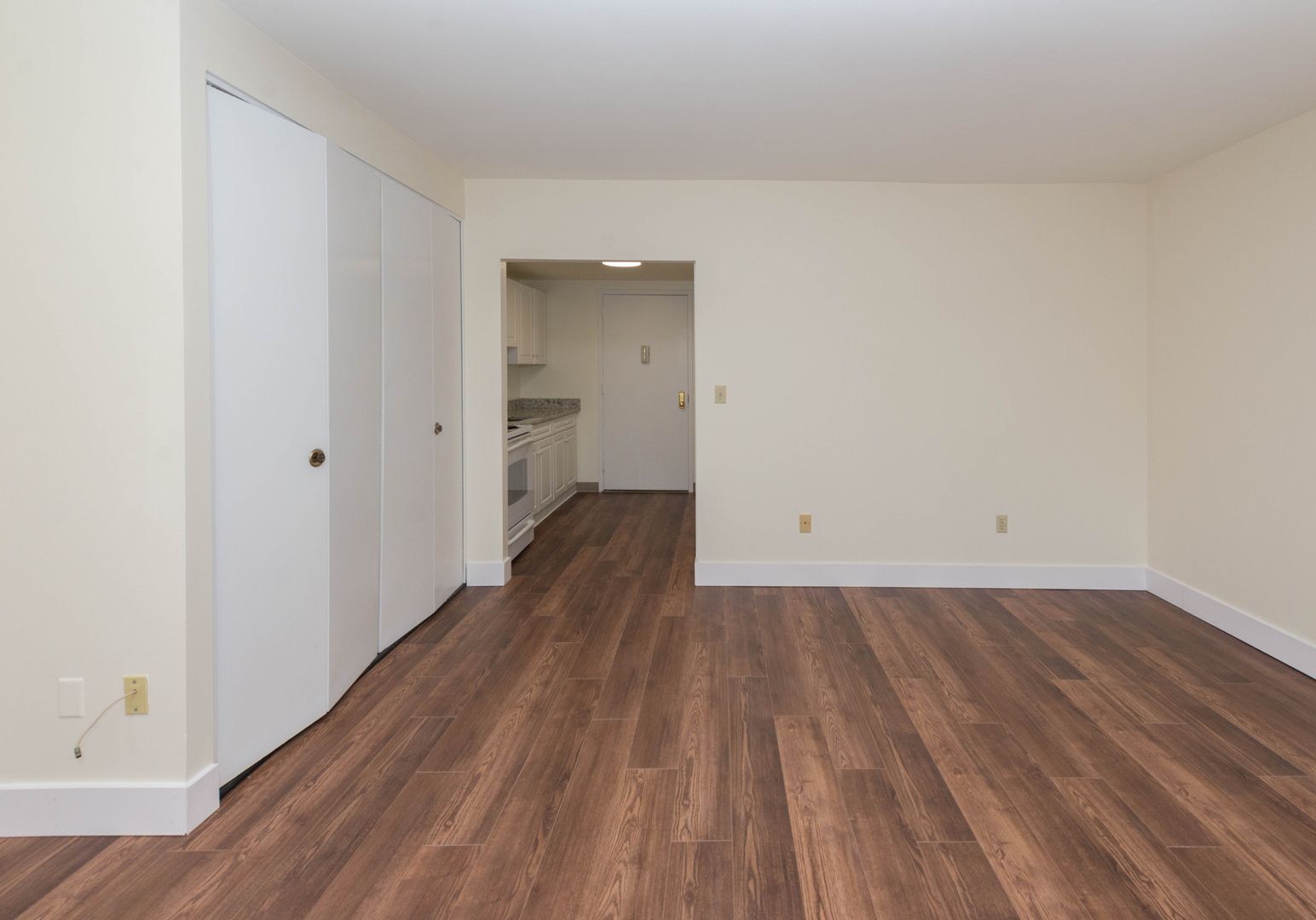 Hamden Apartment: 1199 Whitney Avenue