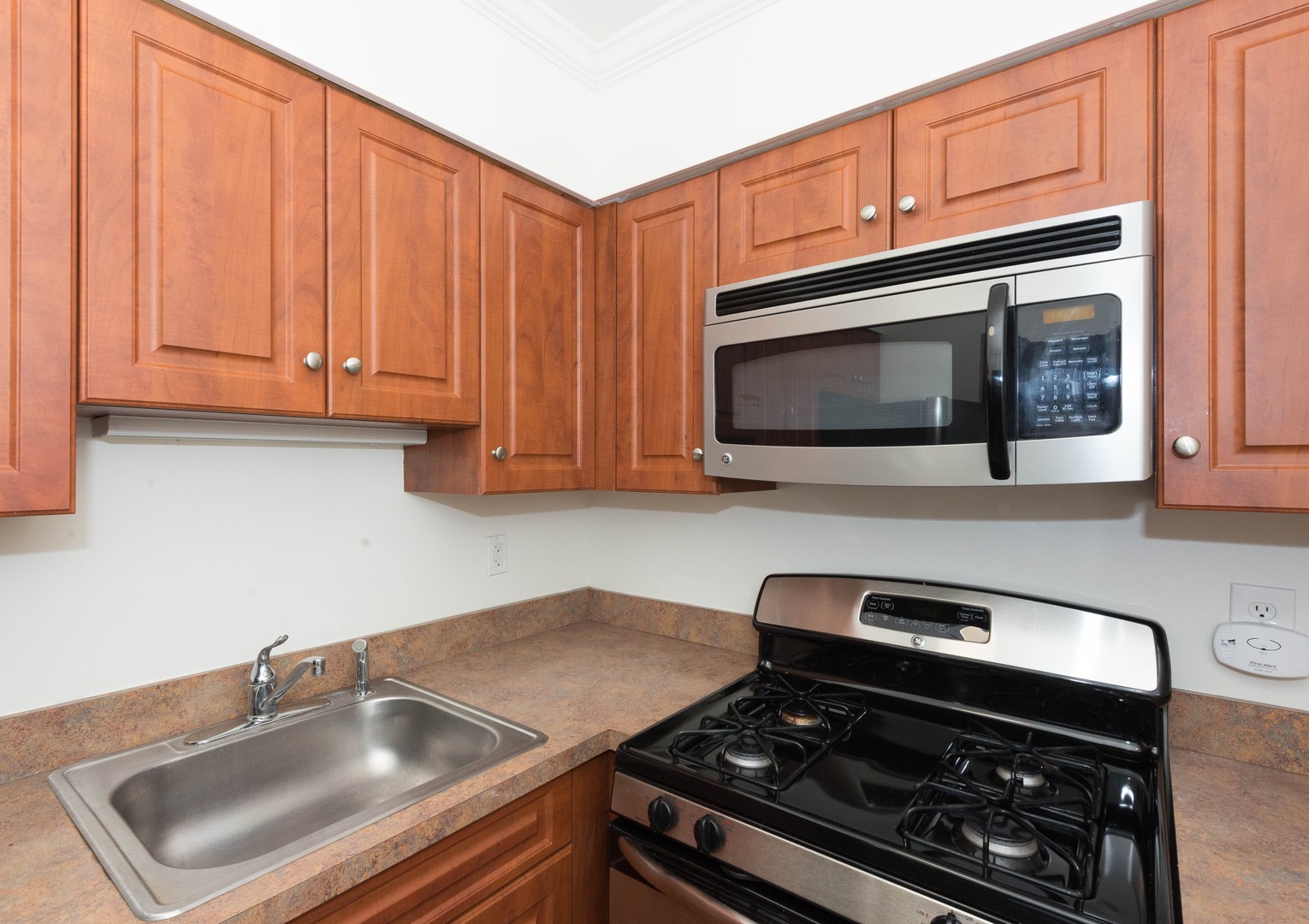 Hamden Apartment: 905 Mix Avenue