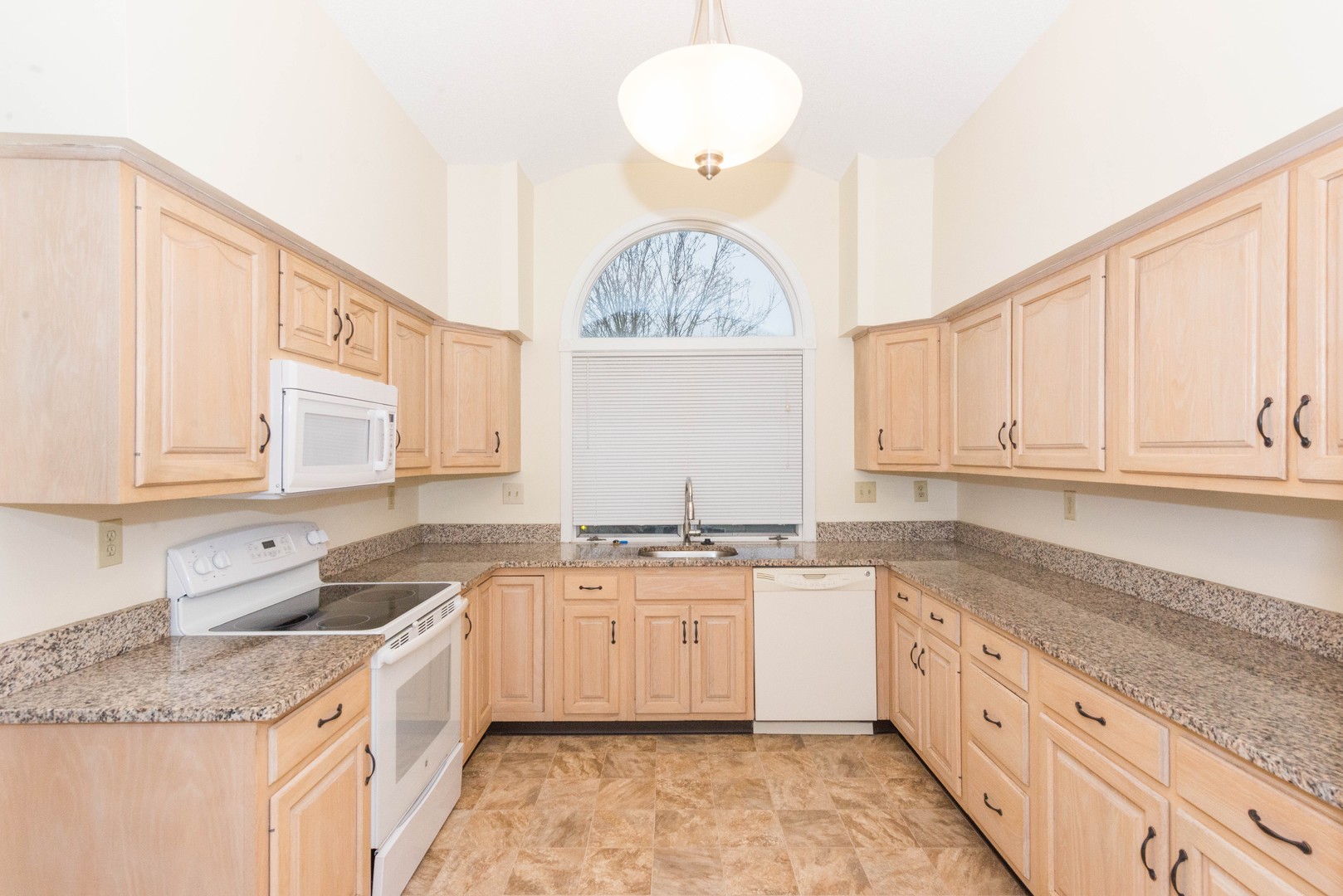 North Haven Apartment: 1298 Hartford Turnpike