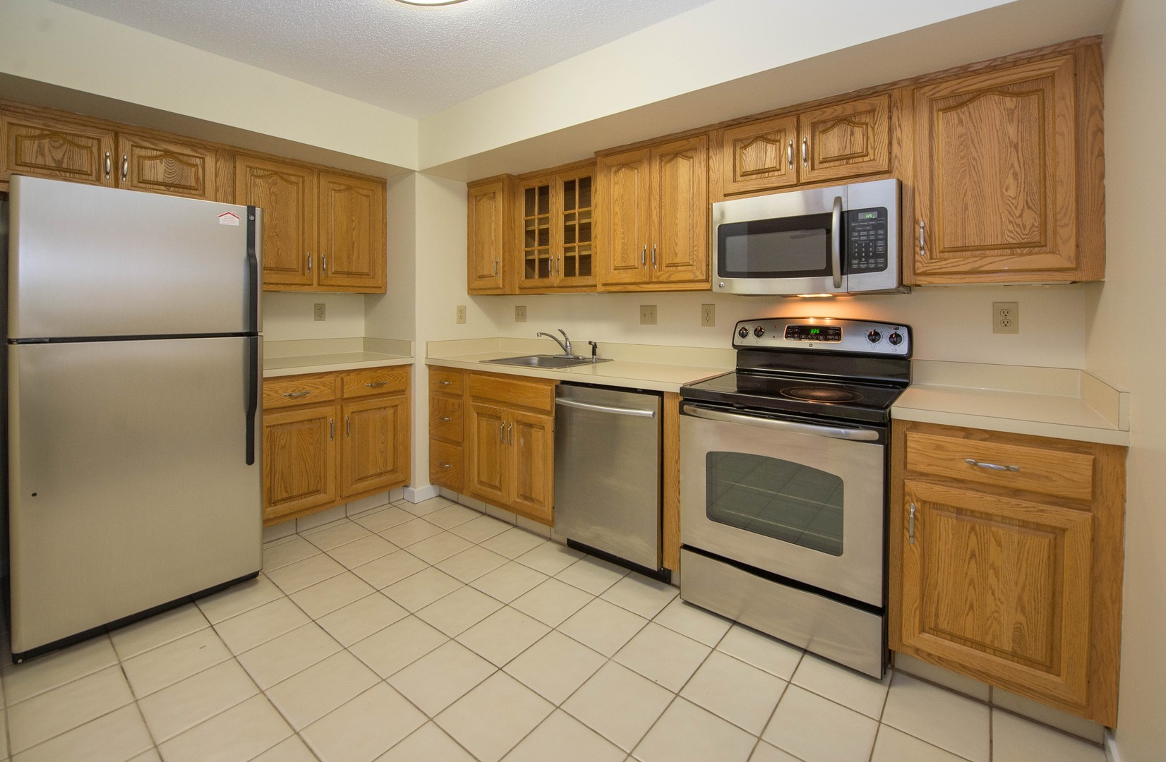 North Haven Apartment: 1298 Hartford Turnpike