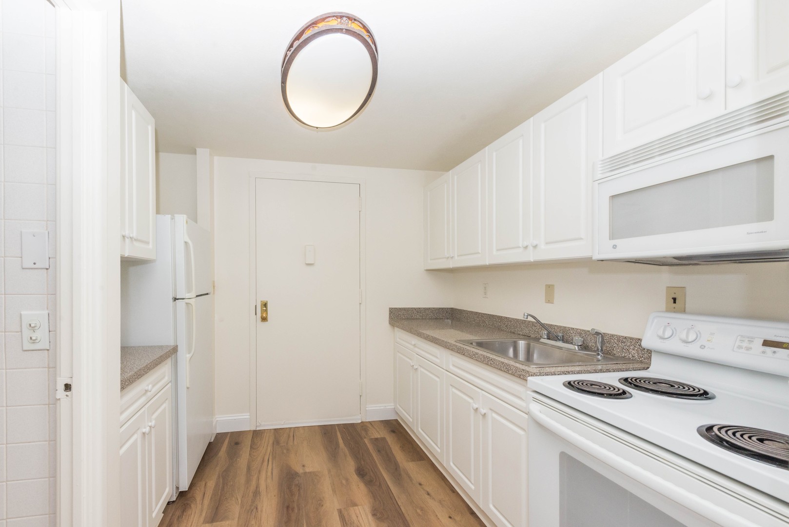 Hamden Apartment: 1199 Whitney Avenue