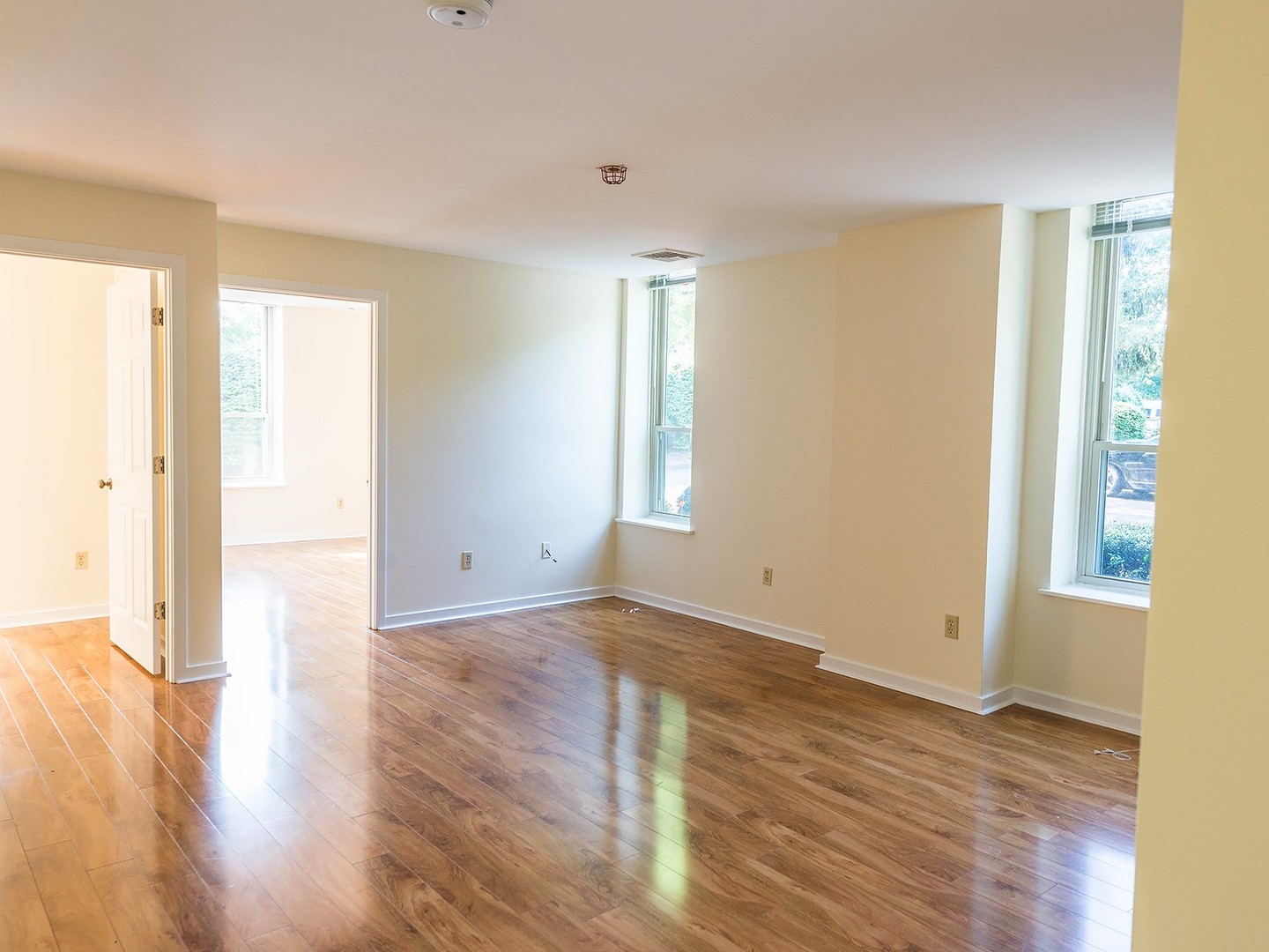 Hamden Apartment: 2 Skiff Street