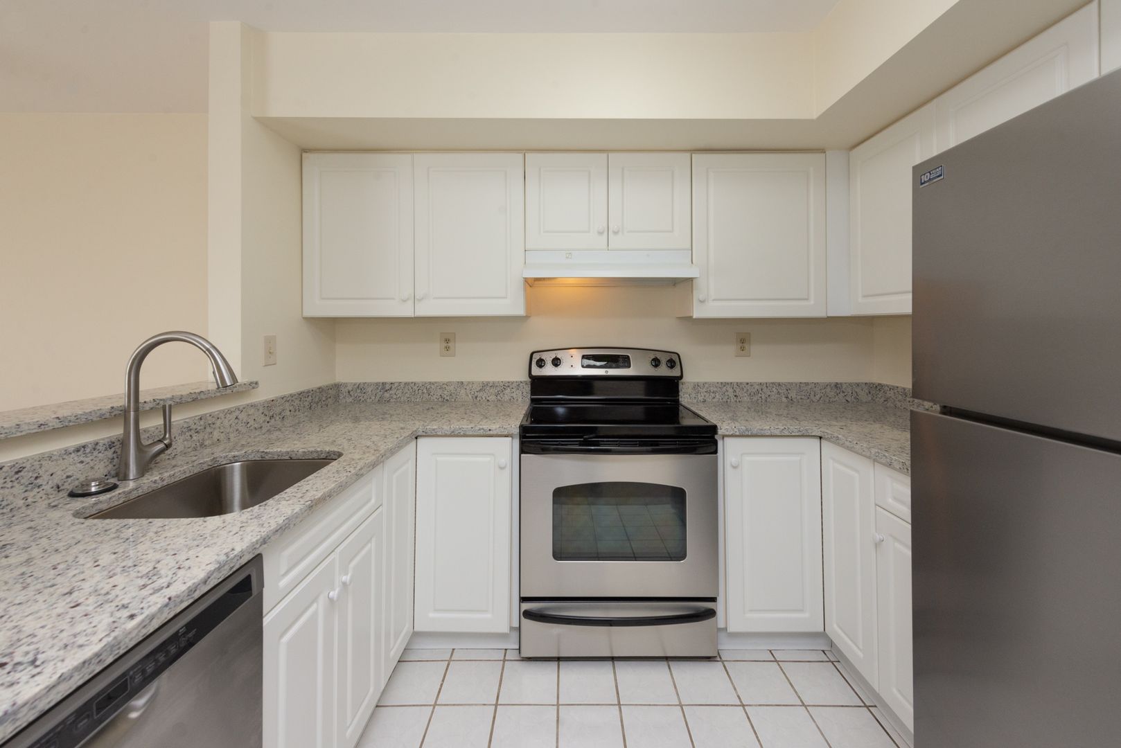 North Haven Apartment: 1298 Hartford Turnpike