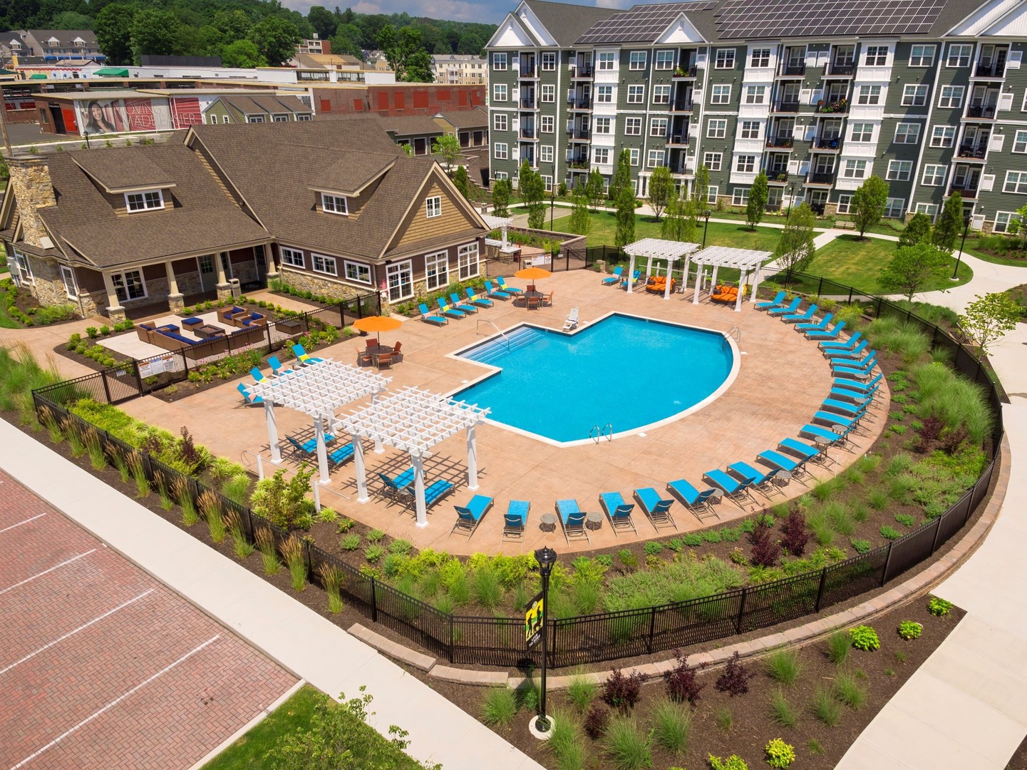 Hamden Apartment: 380 Mather St.