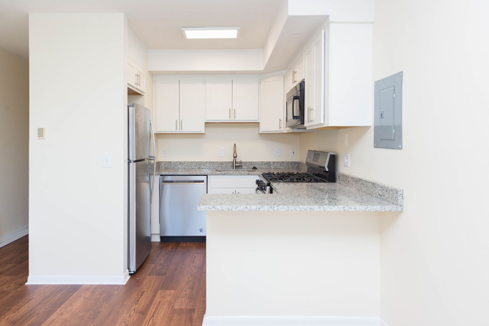 Hamden Apartment: 905 Mix Avenue