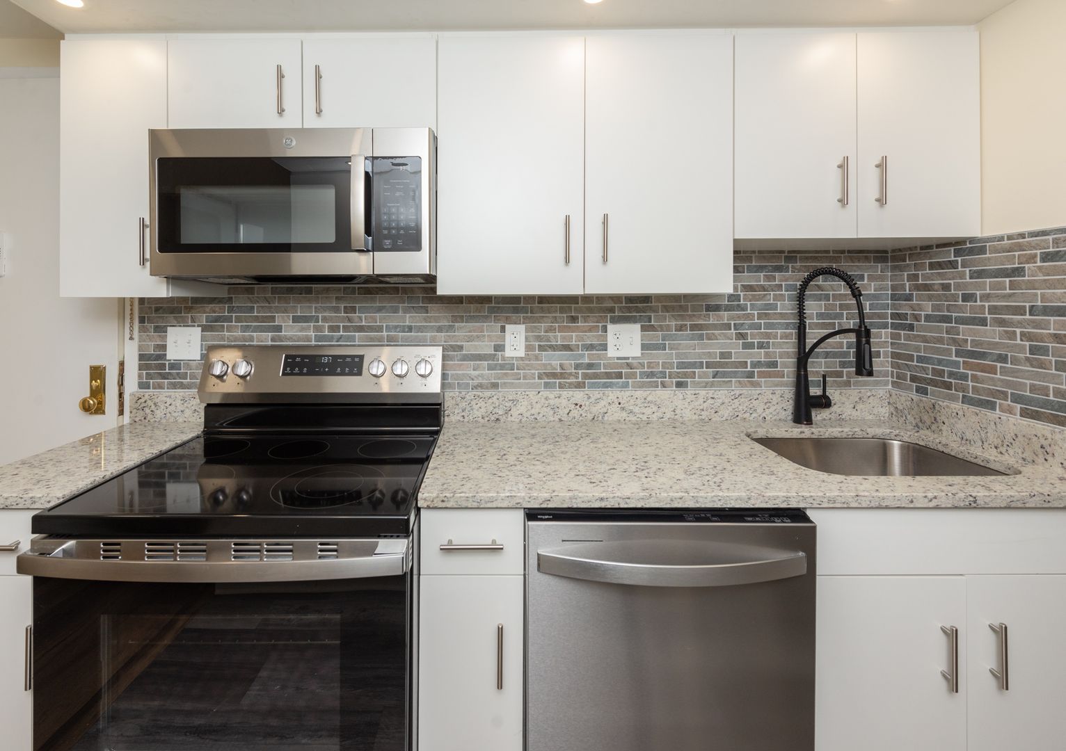 Hamden Apartment: 1199 Whitney Avenue