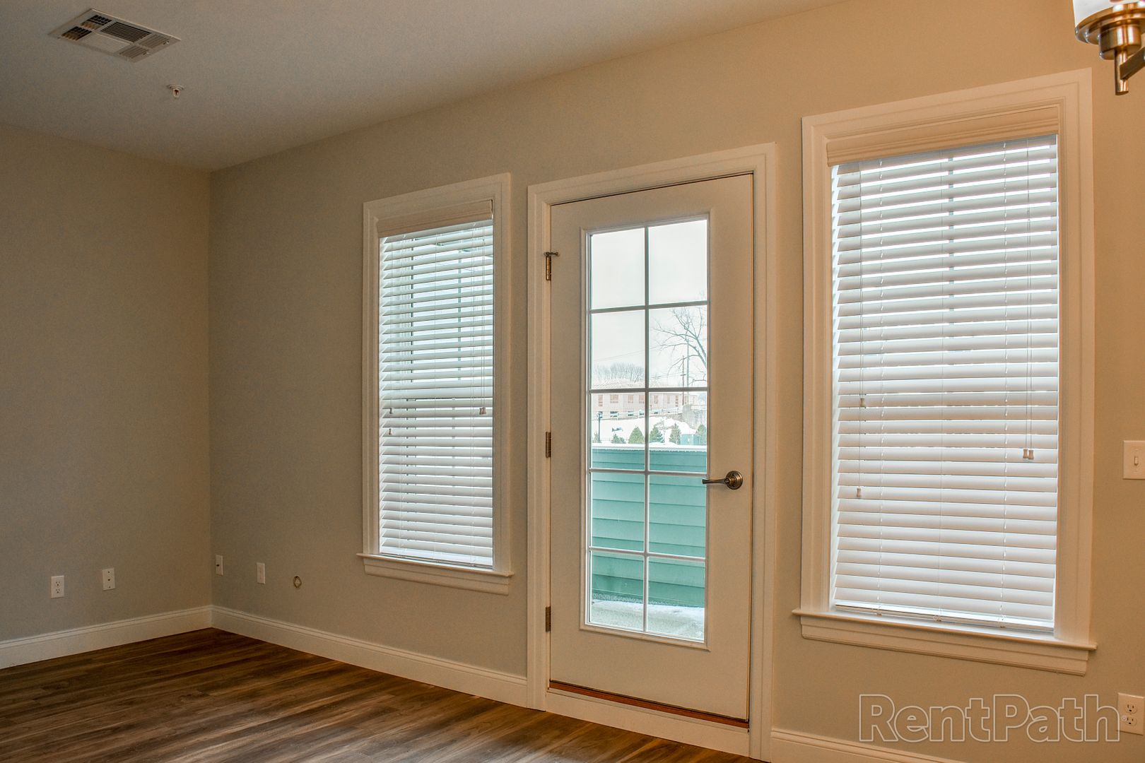 Hamden Apartment: 380 Mather St.