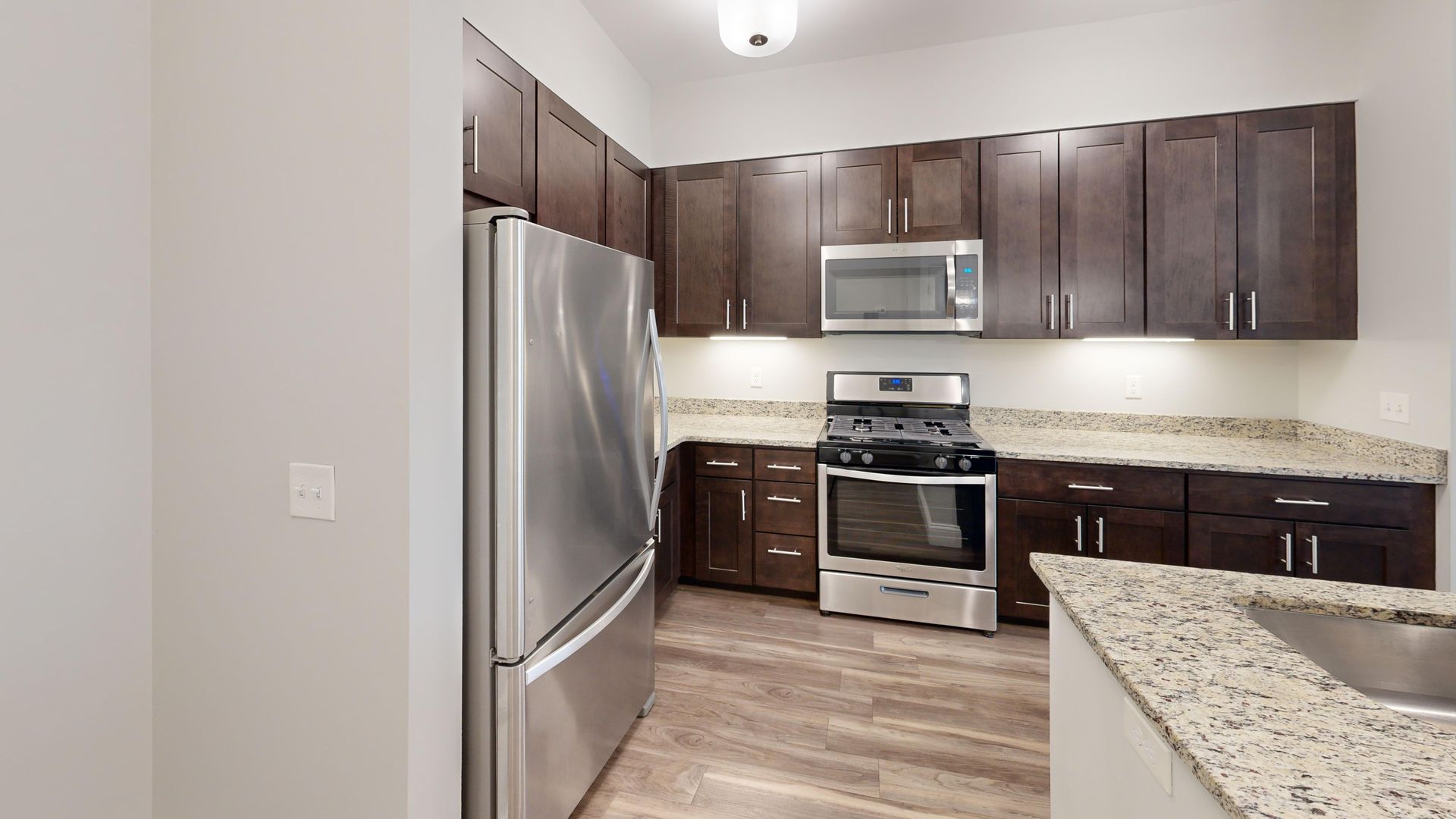 Hamden Apartment: 380 Mather St.