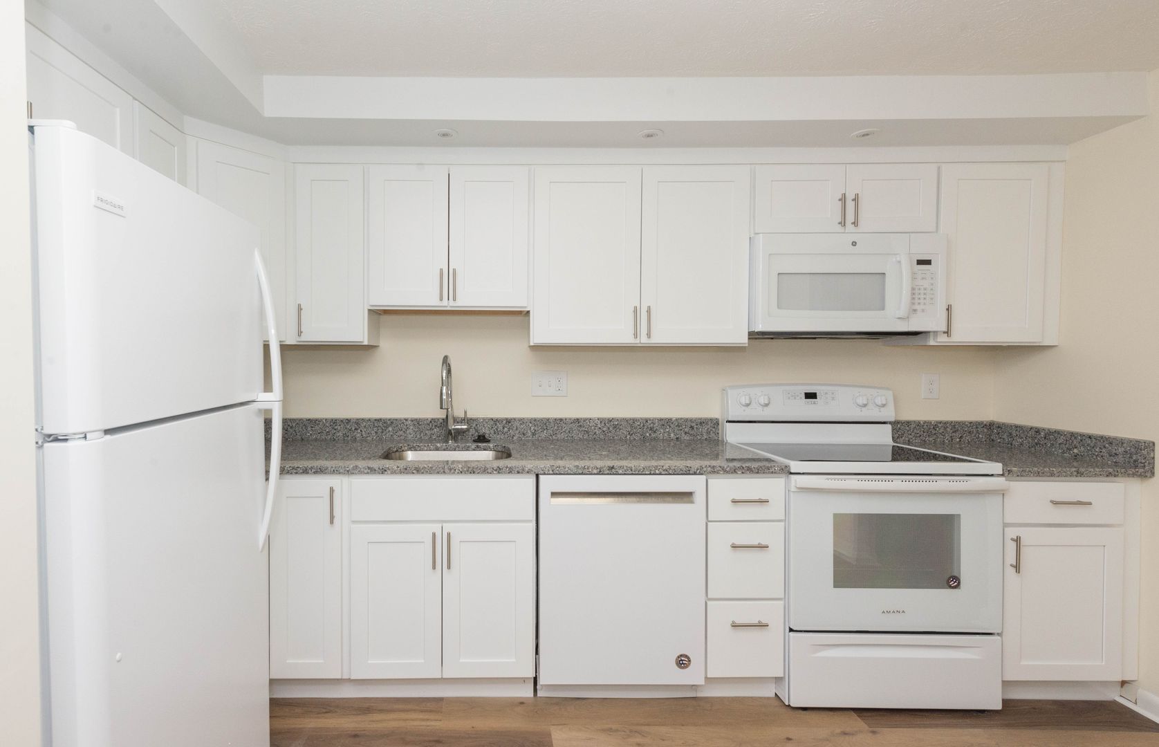 Hamden Apartment: 905 Mix Avenue