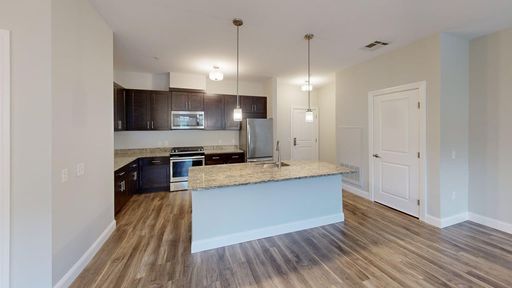 Large 1st Floor 1 Bedroom Corner Apartment.ADA Handicap accessible apartment. – photo 1